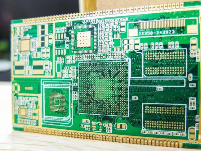 Why is multilayer bendable PCB used